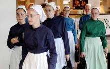 Amish women enter the federal courthouse in Cleveland. RNS photo by Marvin Fong/The Plain Dealer RNS photo by Marvin Fong/The Plain Dealer