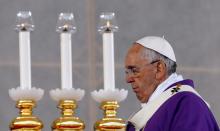 Pope Francis celebrates a Mass in Naples on March 21, 2015. Image via RNS/Reuters. Pope Francis celebrates a Mass in Naples on March 21, 2015. Image via RNS/Reuter