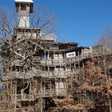 The Minister's Tree House in Crossville, Tennn. Photo via Wylio. 