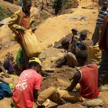 Tin miners at Nyabibwe, North Kivu. (Sasha Lezhnev/Enough Project)