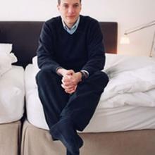Alain de Botton. Image via www.alaindebotton.com.