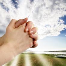 Photo: Praying for creation, Tyler Olson / Shutterstock.com