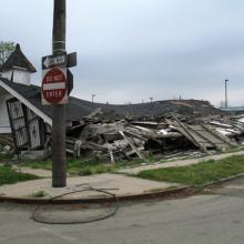Collapsed church, Pattie Steib / Shutterstock.com