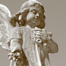 Angel statue, Malgorzata Kistryn / Shutterstock.com