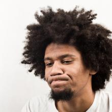 Disappointed young man, Katarzyna Wojtasik / Shutterstock.com