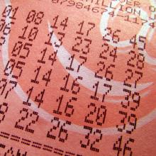 Photo: Lottery ticket, © Sean Gladwell / Shutterstock.com