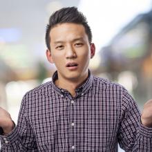 Young man doubting, Asier Romero / Shutterstock.com