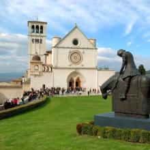 Basilica in Assisi, edella / Shutterstock.com