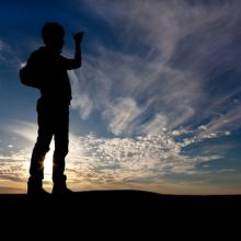 Photo: Man looking for something, © Lord_Ghost / Shutterstock.coml
