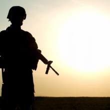 Silhouette of U.S. soldier, © Oleg Zabielin / Shutterstock.com