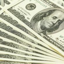 Cash, Denis Opolja / Shutterstock.com