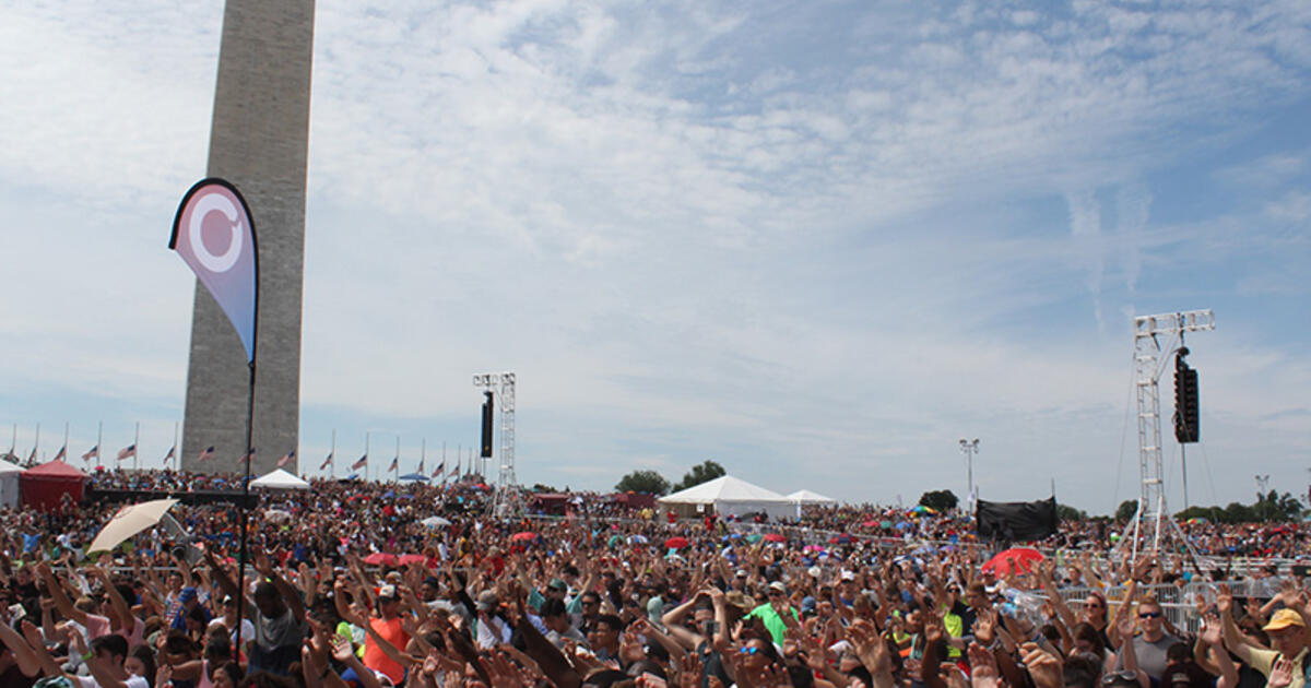 Evangelicals Gather for Prayer Rally in Washington | Sojourners