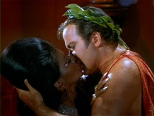 100428-uhura-kirk-kiss