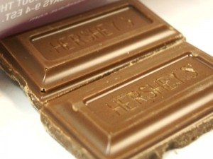 800px-Hersheys_Chocolate