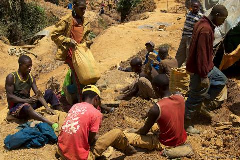 Tin miners at Nyabibwe, North Kivu. (Sasha Lezhnev/Enough Project) Tin miners at Nyabibwe, North Kivu. (Sasha Lezhnev/Enough Project)