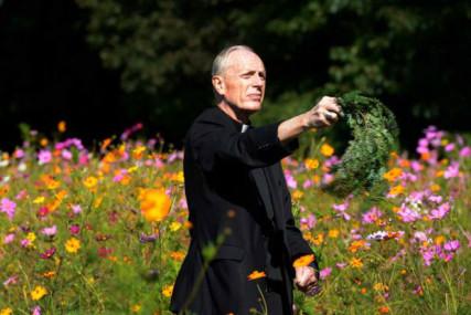 Bishop Howard J. Hubbard of Albany, N.Y., blesses Kateri Meadow Natural Burial Preserve. Photo: Albany Diocesan Cemeteries / RNS