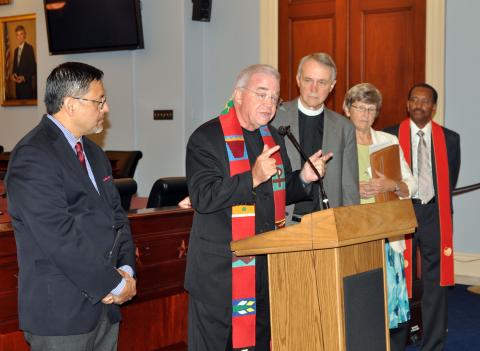 Noel Castellanos (left), Jim Wallis, David Beckmann, Sr. Simone Campbell, and Michael Livingston. Sandi Villarreal / Sojourners Photo by Sandi Villarreal / Sojourners.