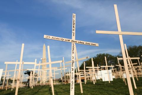 Crosses & religious symbols on National Mall represent 3,300+ gun deaths since Newtown. Heather Wilson / PICO National Network Heather Wilson / PICO National Network