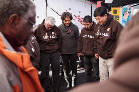 Prayer vigil at the “Fast for Families: A Call for Immigration Reform"/Fast for Families/Flickr Fast for Families/Flickr