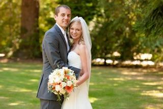 Dordt College graduates Jordan and Rachel Harmelink pose at their July 27 wedding. Photo via RNS/courtesy Jordan Harmelink
