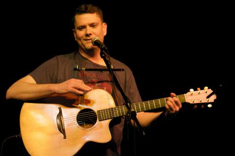 Jason Harrod in concert, Raleigh NC 2010. Image via the artist. Jason Harrod in concert, Raleigh NC 2010. Image via the artist.