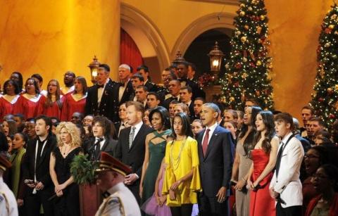 Justin Bieber (far right) sings with the Obama family at the Christmas in Washington Concert Sunday 12/11. Justin Bieber (far right) sings with the Obama family at the Christmas in Washin