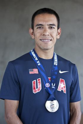 U.S. Olympic runner Leo Manzano. Photo via LeoManzano.com. U.S. Olympic runner Leo Manzano. Photo via LeoManzano.com.
