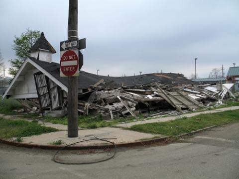 Collapsed church, Pattie Steib / Shutterstock.com Collapsed church, Pattie Steib / Shutterstock.com