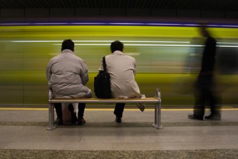 Photo: People waiting, © phototr / Shutterstock.com Photo: People waiting, © phototr / Shutterstock.com