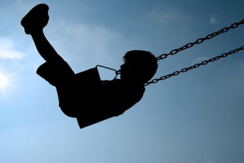 Child swinging, Ana de Sousa / Shutterstock.com Child swinging, Ana de Sousa / Shutterstock.com