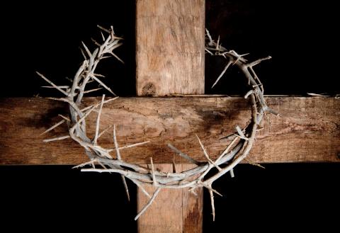Crown of thorns hung around Easter cross, Anneka/Shutterstock.com Crown of thorns hung around Easter cross, Anneka/Shutterstock.com