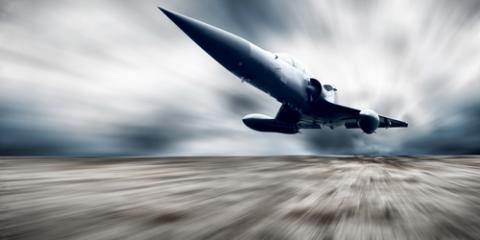 Military plane, Andrey Yurlov/ Shutterstock.com Military plane, Andrey Yurlov/ Shutterstock.com