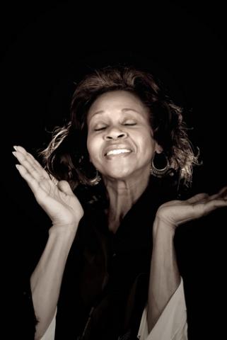 Woman worshiping, John Wollwerth / Shutterstock.com Woman worshiping, John Wollwerth / Shutterstock.com
