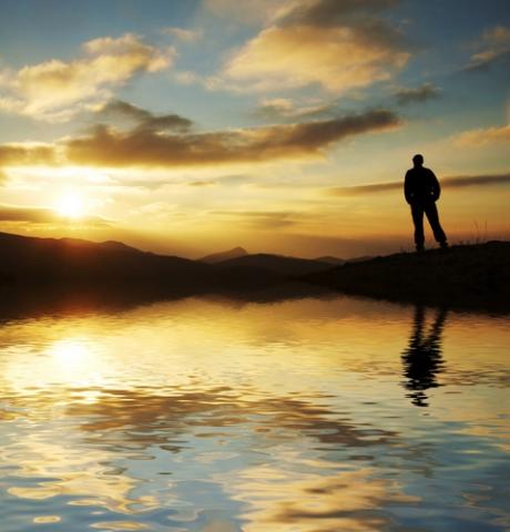 Silhouette of man in front of sunset, Galyna Andrushko / Shutterstock.com Silhouette of man in front of sunset, Galyna Andrushko / Shutterstock.com