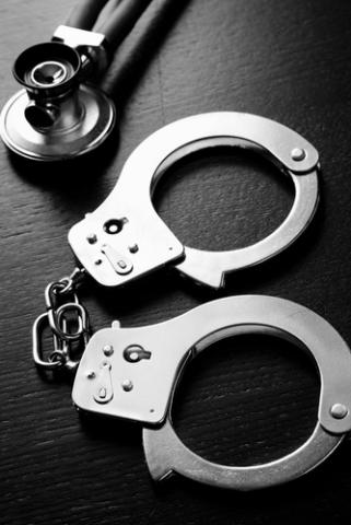Image: Handcuffs and stethoscope, Kuzma / Shutterstock.com Image: Handcuffs and stethoscope, Kuzma / Shutterstock.com