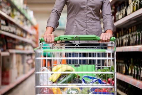 Photo: Grocery shopping, Kzenon / Shutterstock.com Photo: Grocery shopping, Kzenon / Shutterstock.com