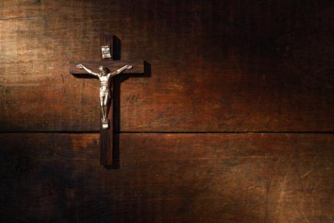 Wooden crucifix photo, cosma / Shutterstock.com Wooden crucifix photo, cosma / Shutterstock.com