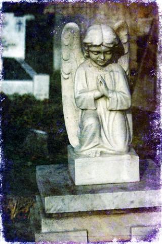 Stone cherub in London cemetery, nagib / Shutterstock.com Stone cherub in London cemetery, nagib / Shutterstock.com