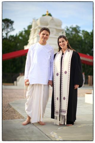 Baptist minister J. Dana Trent and her husband, Fred Eaker, a former Hindu monk. Photo via RNS/courtesy McClure Muntsinger PR