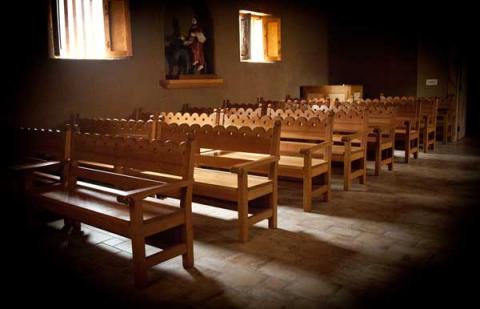 Empty pews in a church in Kansas City, Missouri, show the trend in the West away from religious identity/Sally Morrow Via RNS Sally Morrow via RNS