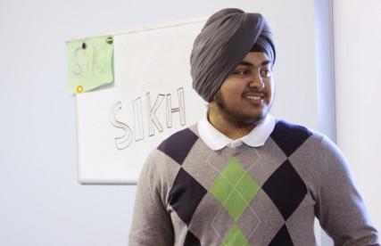Prabhdeep Suri speaks about his experiences with bullying at the Guru Nanak Foundation of America. RNS photo by Adelle M. Banks.