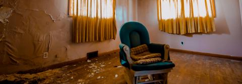 An abandoned hotel in Warren, Ohio. (Matt Shiffler Photography/Flickr) An abandoned hotel in Warren, Ohio. (Matt Shiffler Photography/Flickr)