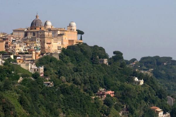 Catholic Priests Find Science Behind The Stars At The Vatican ...