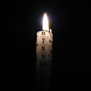 Kalenderlys (Advent candle) - Image via Wiki Commons http://bit.ly/rqjL59