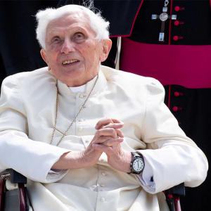 Former pope Benedict gestures at the Munich Airport before his departure to Rome on June 22, 2020. 
