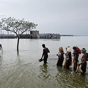 Padmapukur, Banglasdesh. © Jonas Bendiksen/Magnum Photos, 2009.