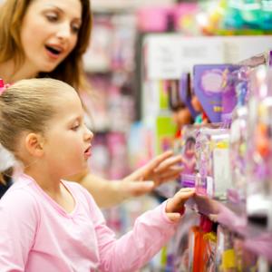 Photo: Mother and daughter shopping, © michaeljung / Shutterstock.com