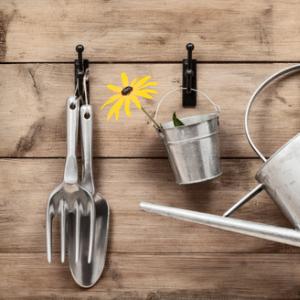 Garden tools, Christopher Elwell / Shutterstock.com