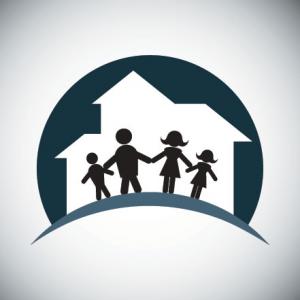 Family silhouette, Ye Liew / Shutterstock.com