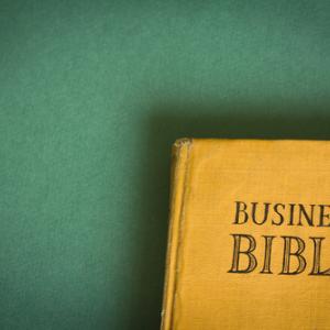 Business Bible, Siarhei Tolak / Shutterstock.com
